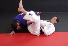 오모플라타에서 백 잡기와 암바 서브미션