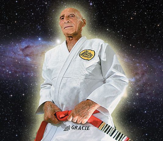 블랙벨트 넘긴 무적의 ‘레드벨트’, 가진 자는 누구?