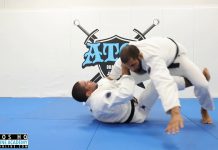 데라히바가드에서 웨이터 스윕!