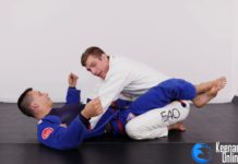 클로즈가드 탈출 후 공격 준비!