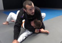 마운트 포지션에서 그냥 내려온다?! 이제 트라이앵글로 상대를 제압하자!