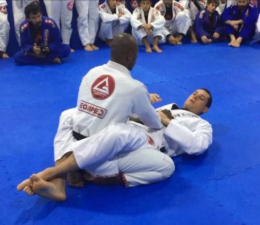 클로즈가드에서 탈출하지 못하게한 후 암바거는 방법