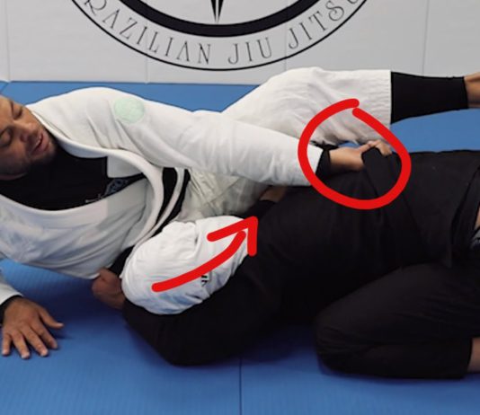 더블 언더 패스로 버틸 때 : 2점 앞서는 상대의 백을 잡아 역전하는 매직!