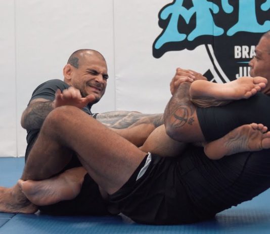 안드레 갈바오의 인사이드 & 아웃사이드 힐 훅 기술